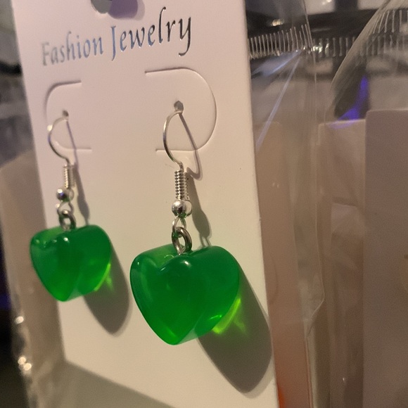🛍️Heart Earrings💚3for$13🛍️ - Picture 2 of 3